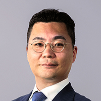 服部 祐一 氏
