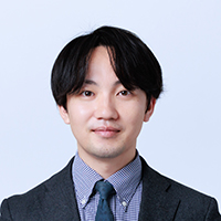 石亀 翔大 氏