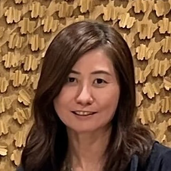 栗原 絵里子 氏