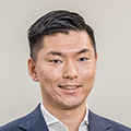 成田 敏博 氏